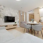 Baltini Premium Kasprowicza 20c Z Basenem, Saunami I Jacuzzi